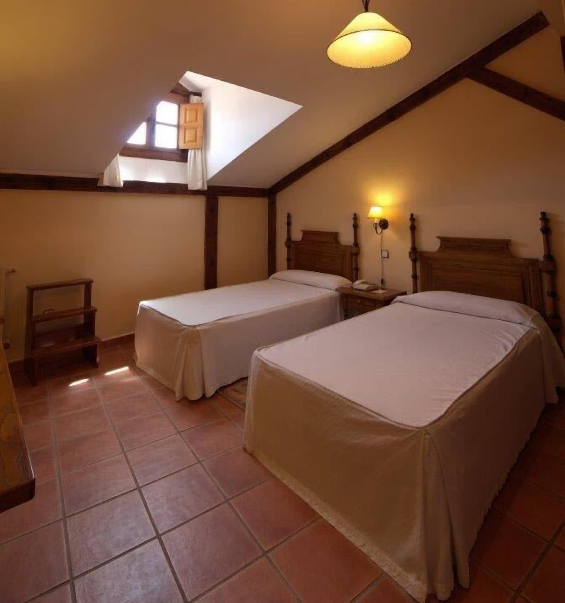 Hotel Cancelas 3*